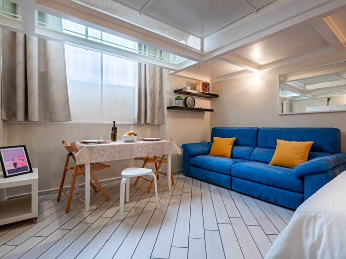 Appartamento bilocale in affitto in Via Martiri Oscuri, Rovereto, Milano