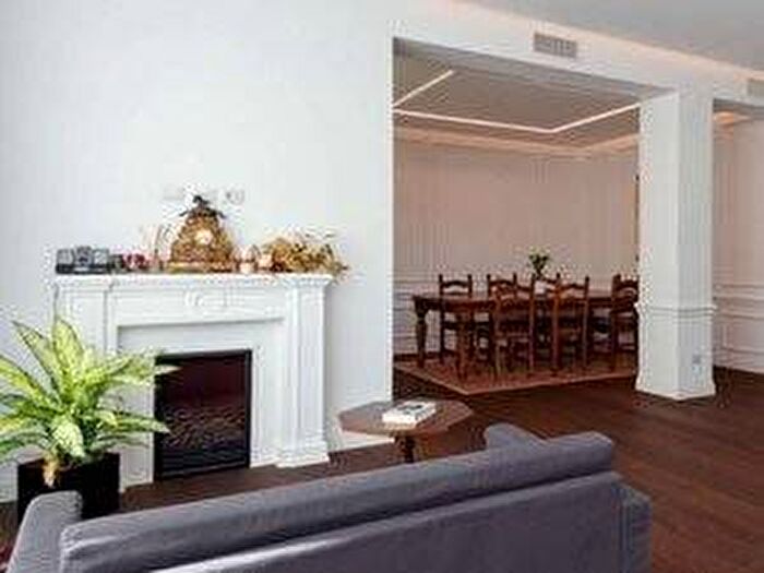 Appartamento con 5 locali in affitto in Via Alessandro Serpieri, Euclide, Roma