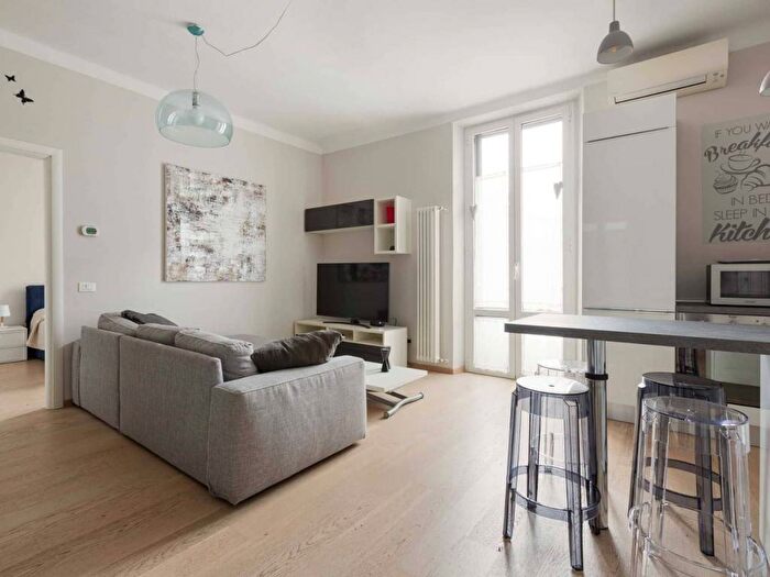 Appartamento trilocale in affitto in Via Perugino, Cadore, Milano