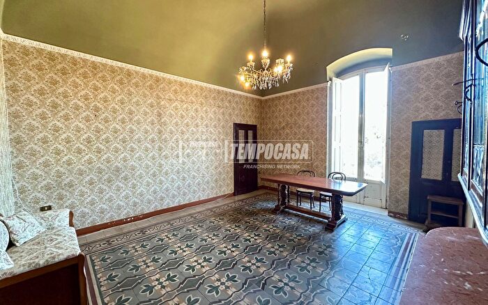 Appartamento con 5 locali in affitto in Piazza Kennedy, Rutigliano