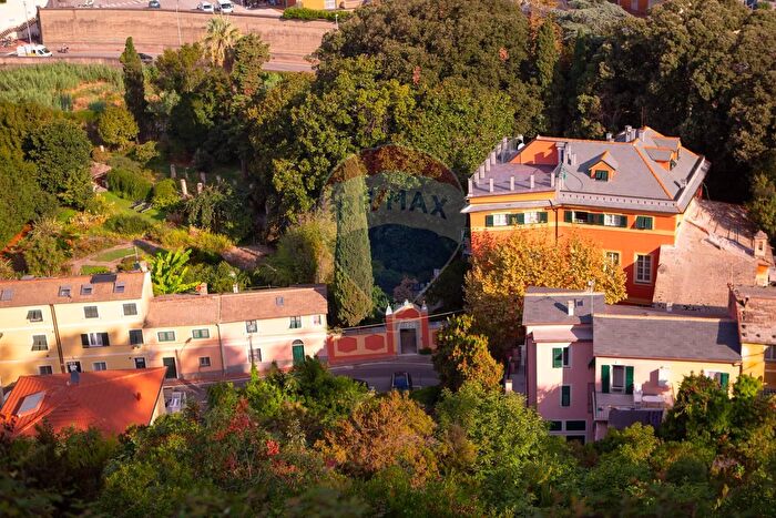 Appartamento quadrilocale in vendita in Via Viviani, Levanto