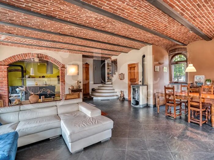 Casa con 5 locali in vendita in Via Motta Santus, Pinerolo