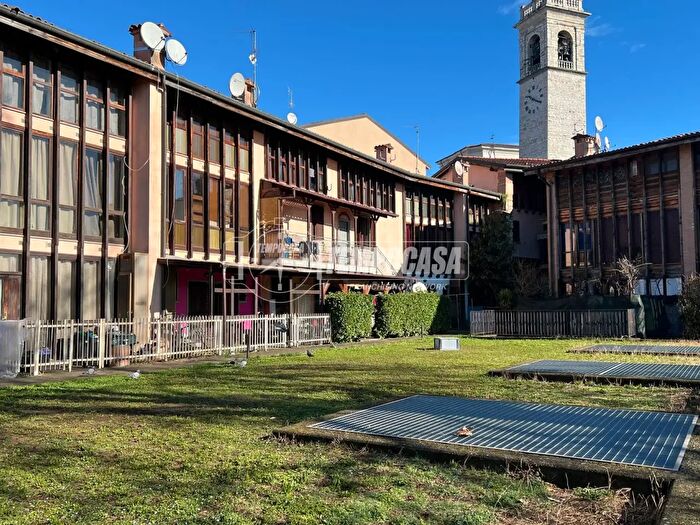 Appartamento trilocale in vendita in Via Alessandro Manzoni l, Telgate