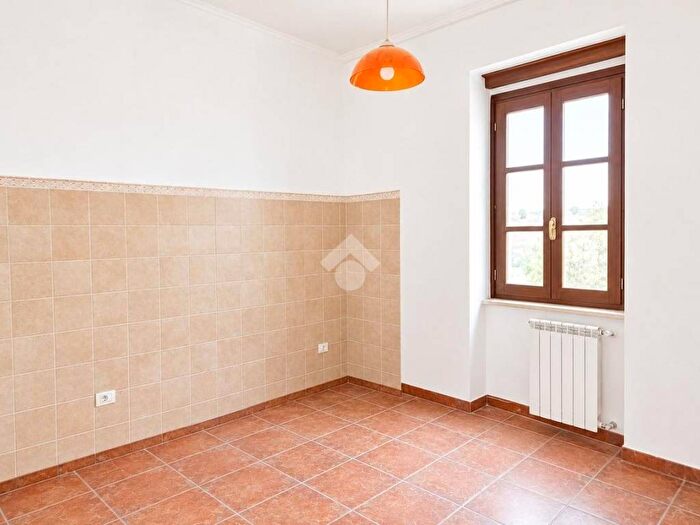 Appartamento trilocale in affitto in Via del Comune, Centro Storico, Velletri