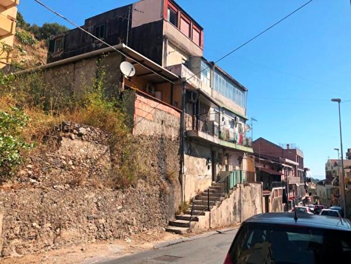 Appartamento bilocale in vendita in Via Comunale Santo, Messina