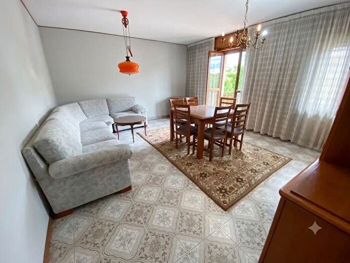 Appartamento quadrilocale in vendita in Via Novembre, Asiago