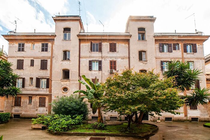 Appartamento trilocale in vendita in Via Galileo Ferraris, Roma