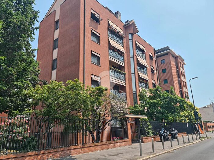 Appartamento trilocale in vendita in Via Comune Antico, Milano