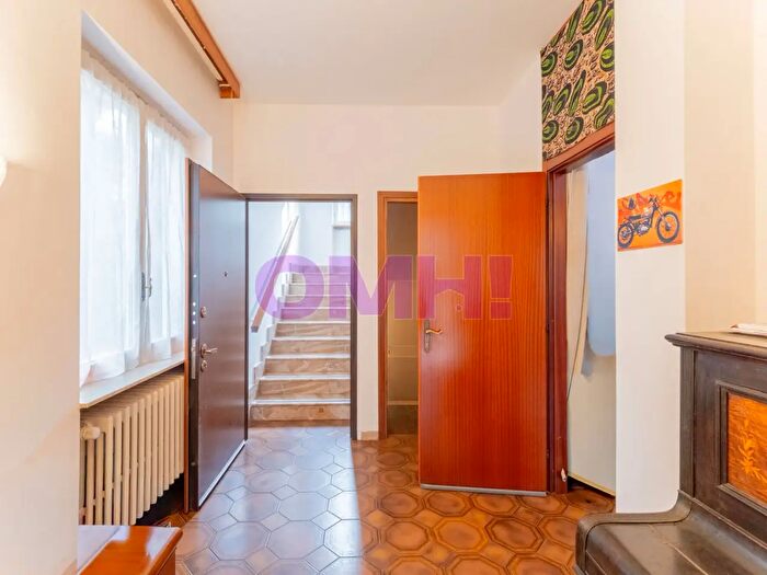 Casa con 6 locali in vendita in Belvedere, Laveno Mombello