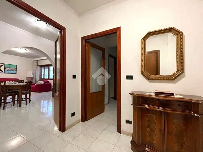 Appartamento trilocale in vendita in Via della Magliana, Roma