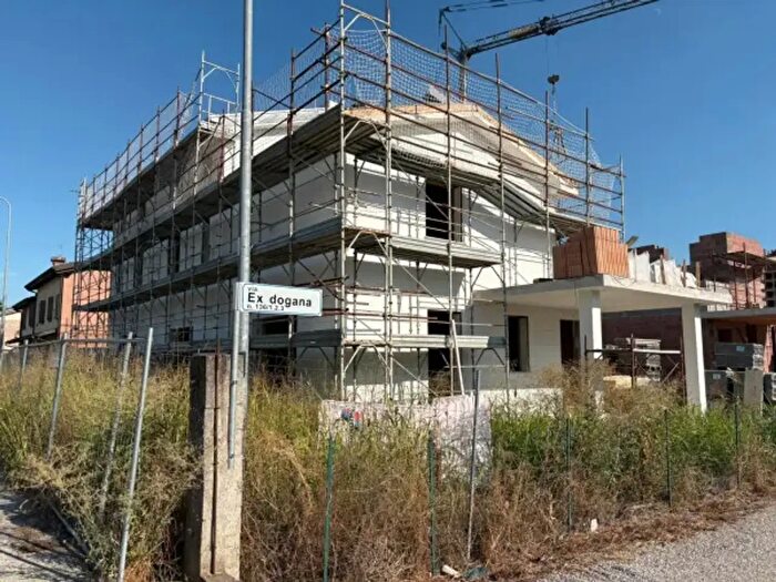 Casa quadrilocale in vendita in Via Ex Dogana, Cento