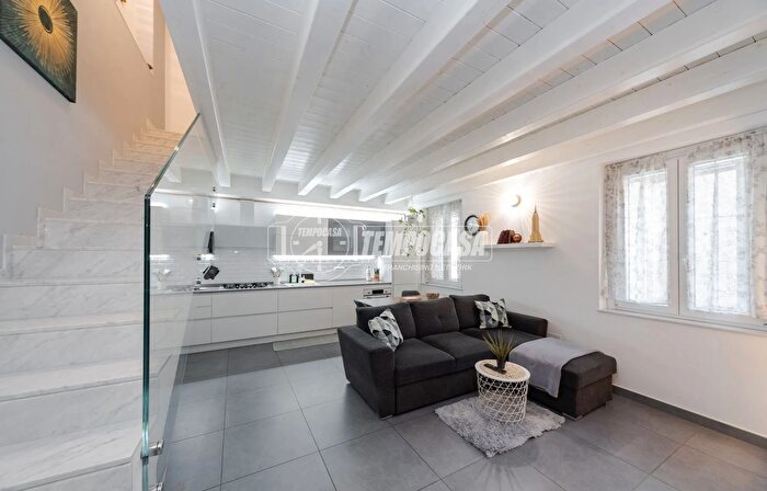 Casa trilocale in vendita in Via dei Mille, Barzano