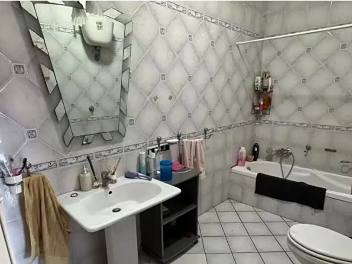 Appartamento trilocale in affitto in Via Pietro Colletta, Napoli