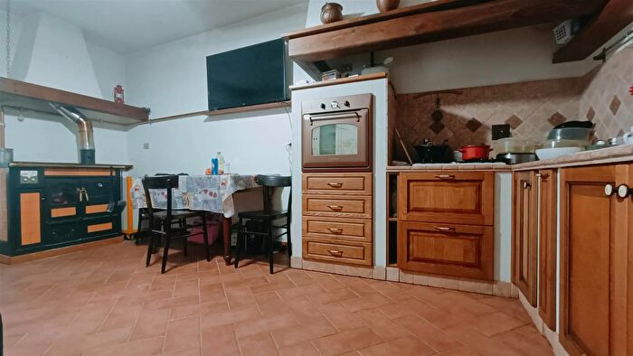 Casa trilocale in vendita in Scarperia E San Piero, Scarperia e San Piero