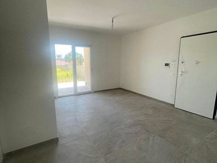 Appartamento trilocale in affitto in Via Poggio Verde, Casetta Mattei Corviale, Roma