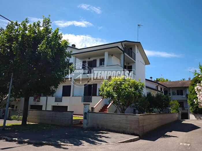 Casa con 6 locali in vendita in Via Martin Luther King, Budrio