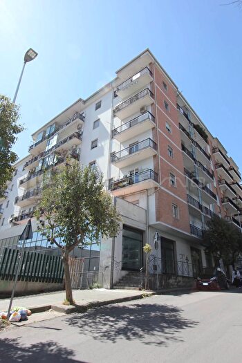 Appartamento quadrilocale in vendita in Via Dolfo Quintieri, Cosenza