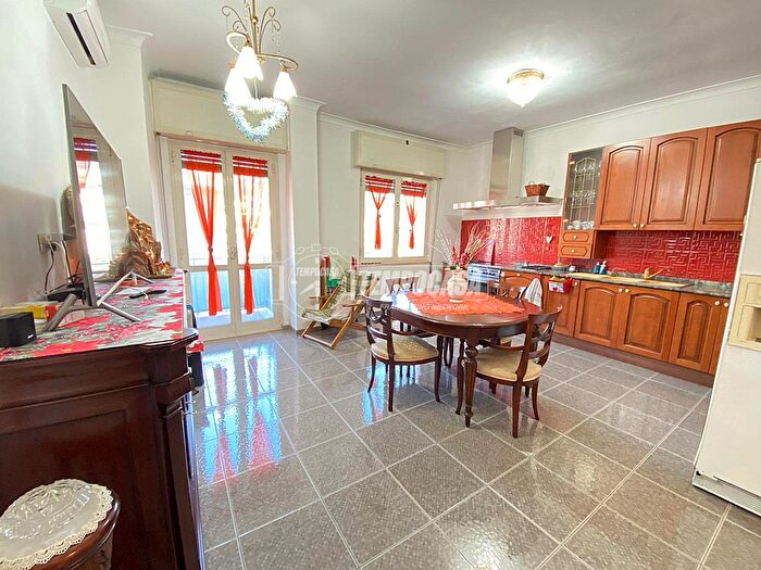 Appartamento trilocale in vendita in Via Pisciarelli, Napoli