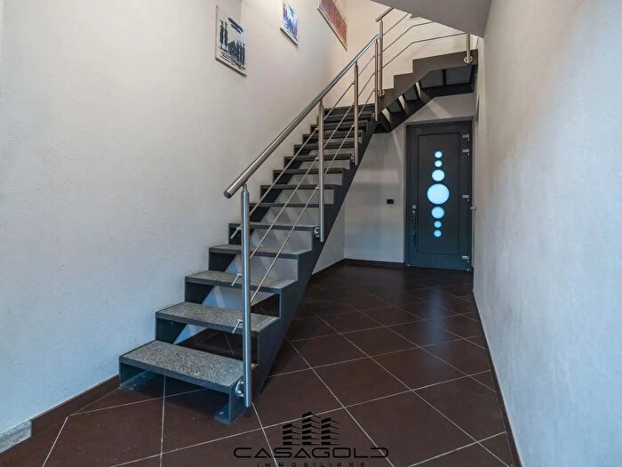 Appartamento con 7 locali in vendita in Via della Pievania, Vigone