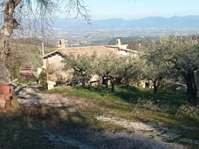 Casa bilocale in vendita in Via Cerreto Piano, Bevagna