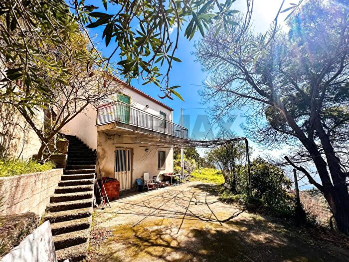 Casa quadrilocale in vendita in Contrada Lembasi, Messina