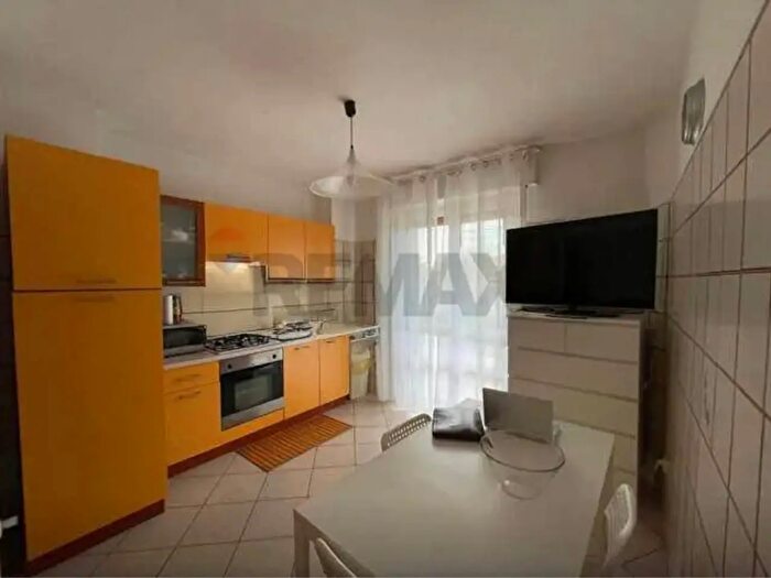 Appartamento quadrilocale in vendita in Via Catullo, Parma