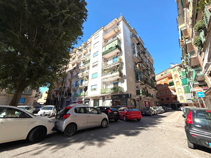 Appartamento bilocale in vendita in Piazza Giovanni XXIII, Napoli