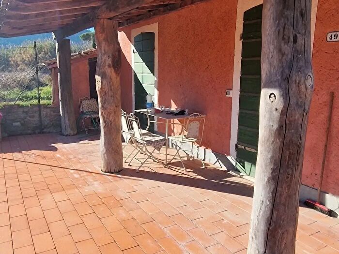 Appartamento trilocale in affitto in Ameglia