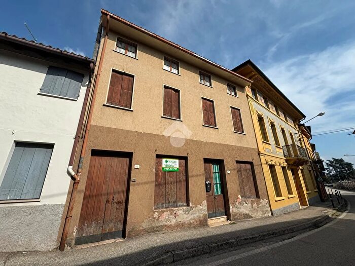 Casa con 5 locali in vendita in Via Panica, Marostica