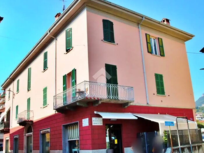 Appartamento bilocale in affitto in Via Battisti Cesare, Mandello Del Lario