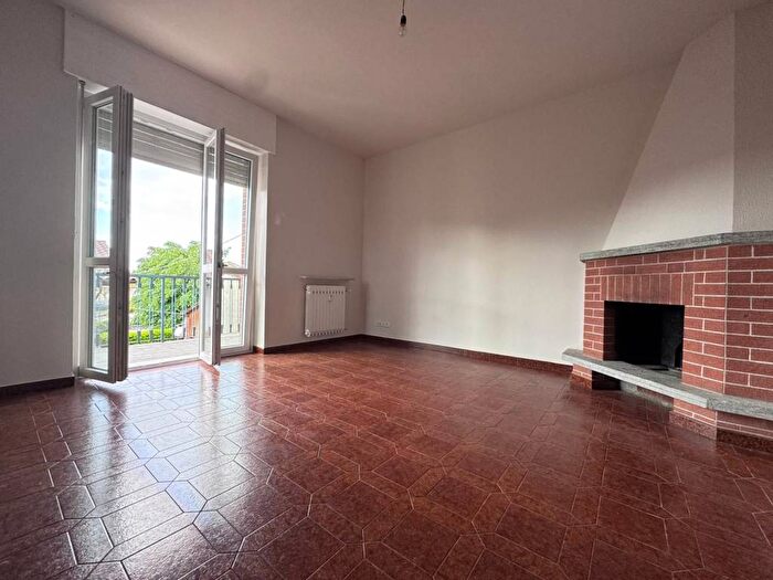Appartamento quadrilocale in affitto in Piazza Luigi Dompè, Centro, Fossano