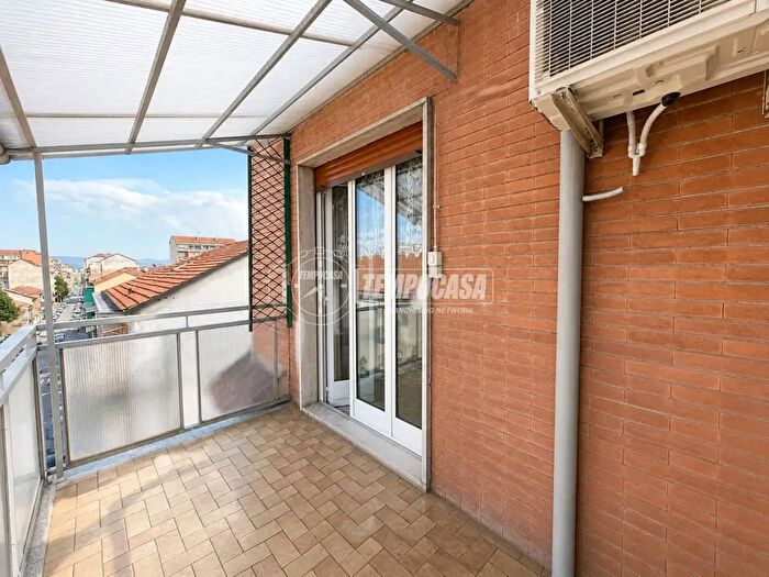 Appartamento trilocale in vendita in Via Foligno, Torino