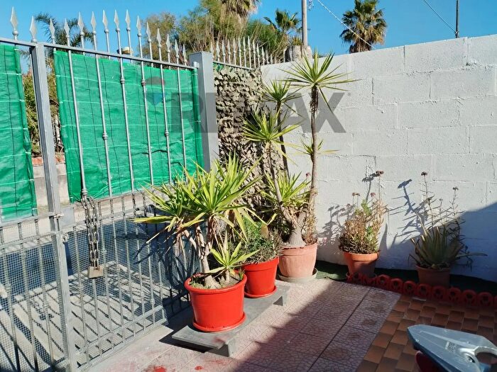 Appartamento bilocale in affitto in Via del Garofano, Catania