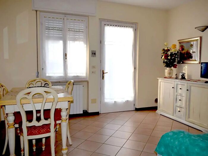 Appartamento trilocale in affitto in Nicolò Copernico, Bardolino