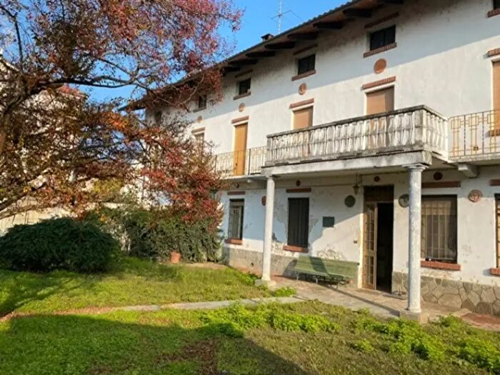 Casa con 6 locali in vendita in Via Pinto, Bianze'