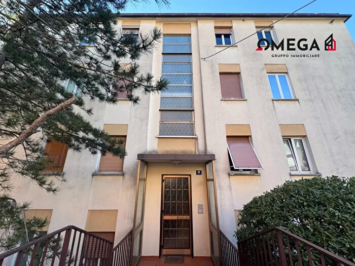 Appartamento trilocale in vendita in Via Giuseppe E Luca del Mestri, Trieste