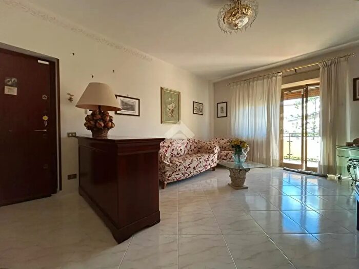 Appartamento quadrilocale in vendita in Via Villagrazia, Palermo