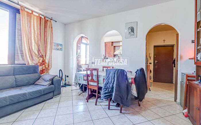 Appartamento trilocale in vendita in Via da Vinci, Castano Primo