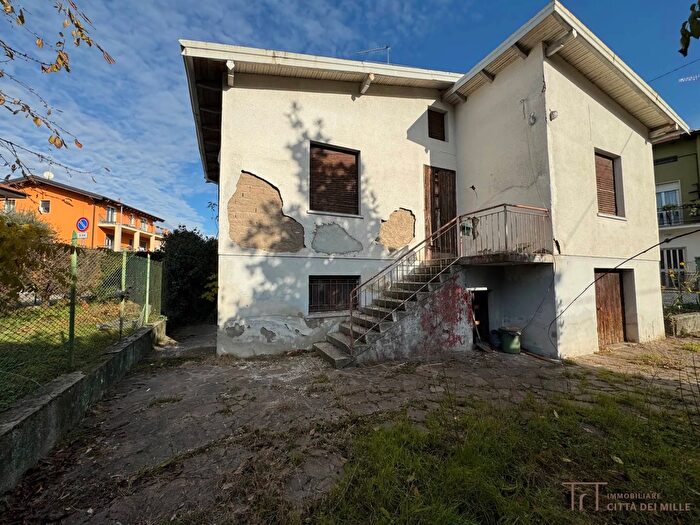 Case in Vendita e in Affitto - 3