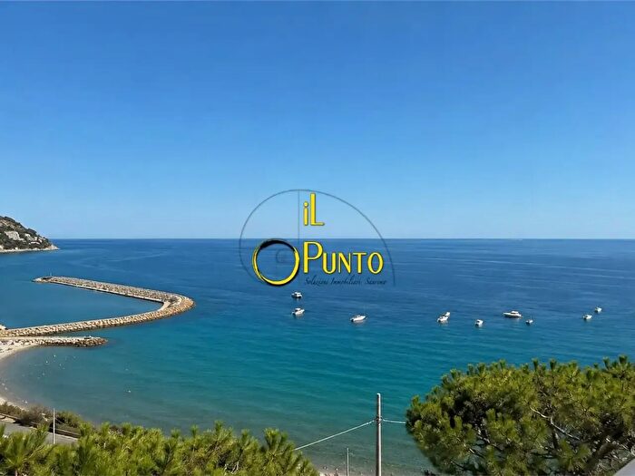 Appartamento trilocale in vendita in Via Madonna della Ruota, Bordighera