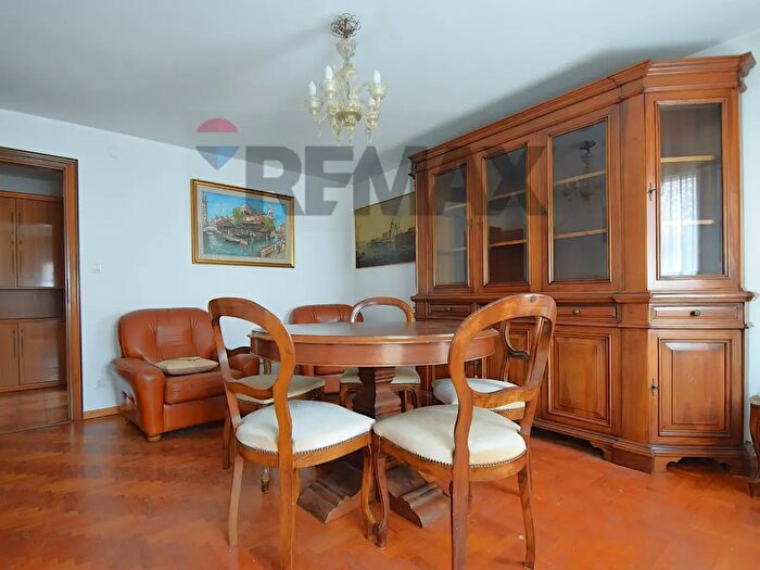 Appartamento trilocale in vendita in Venezia
