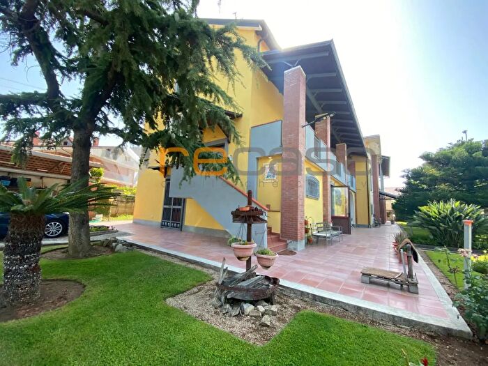 Casa con 7 locali in vendita in Via Ragusa, Montecorvino Pugliano