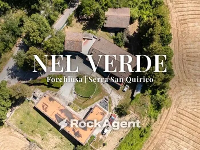 Casa con 6 locali in vendita in Via Forchiusa Est, Serra San Quirico