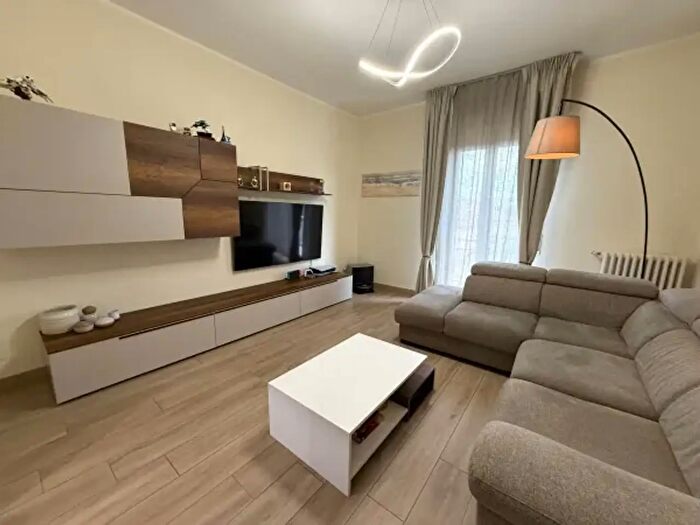 Appartamento quadrilocale in vendita in Viale Dante Alighieri, Piacenza