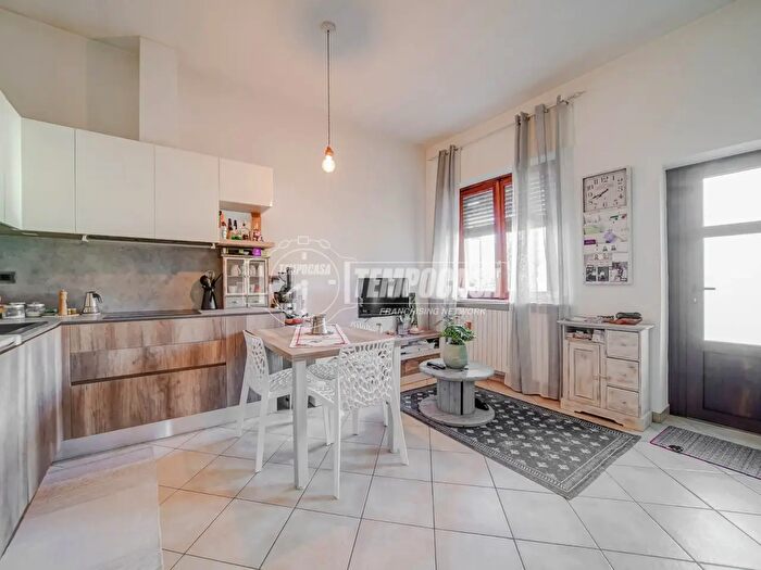 Appartamento quadrilocale in vendita in Via del Lavoro E, Cassano Magnago