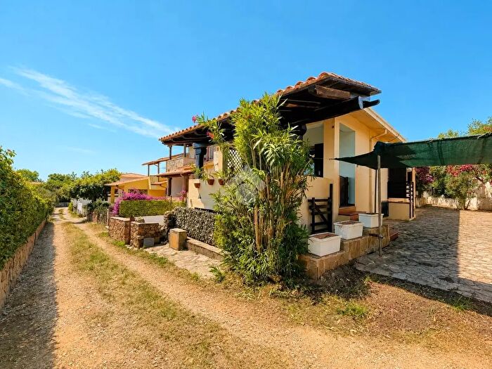 Casa quadrilocale in vendita in Via Cala Girgolu, San Teodoro