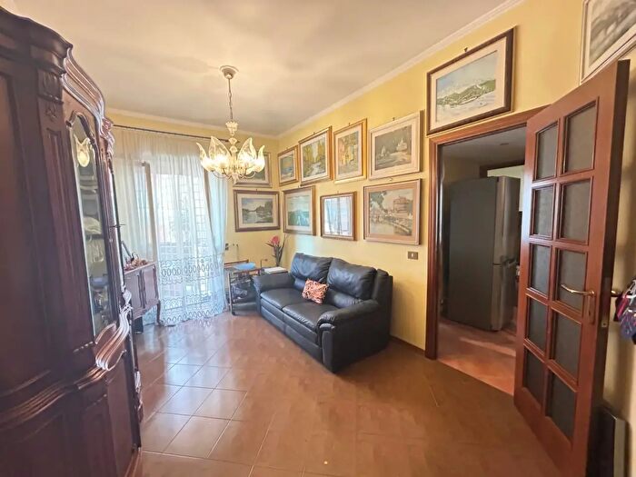 Appartamento trilocale in vendita in Via Anacapri, Roma