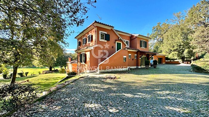 Casa con 15 locali in vendita in Largo dell' Olgiata, Roma