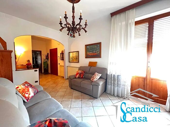 Appartamento con 5 locali in vendita in Via Albertinelli, Firenze