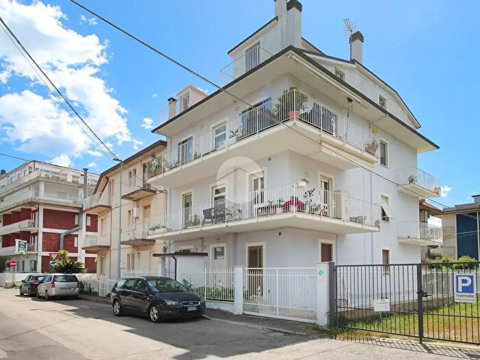 Appartamento trilocale in vendita in Via Grazia Deledda, San Benedetto Del Tronto